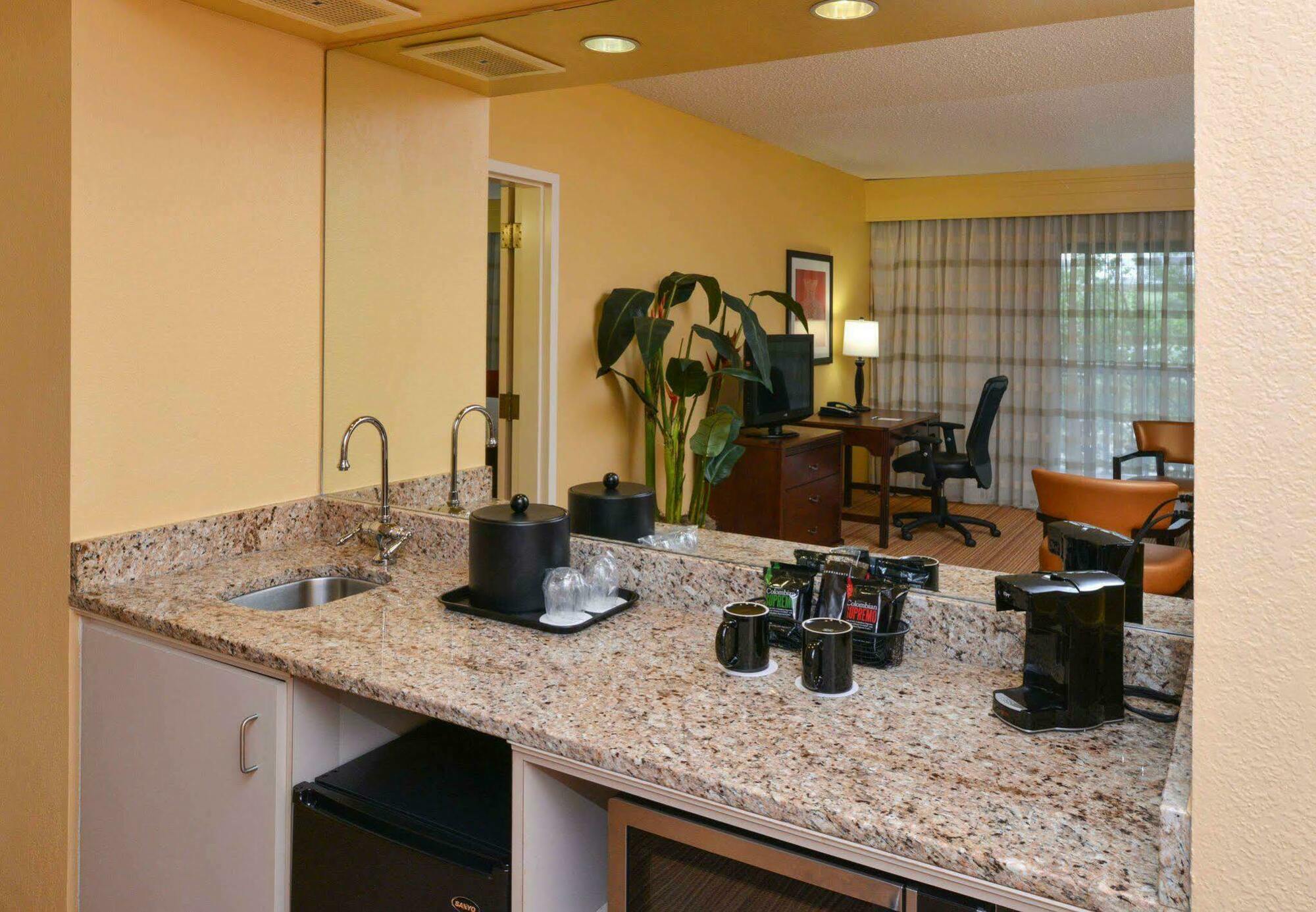 מלון Courtyard By Marriott רוק היל מראה חיצוני תמונה